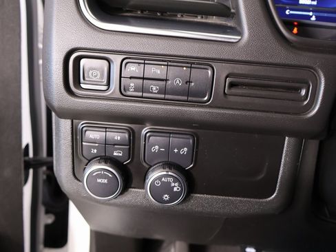 Used 2023 Chevrolet Suburban RST w/ Luxury Package image 8