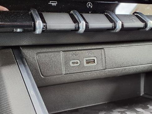 New 2026 GMC Canyon Elevation w/ Convenience Package image 8