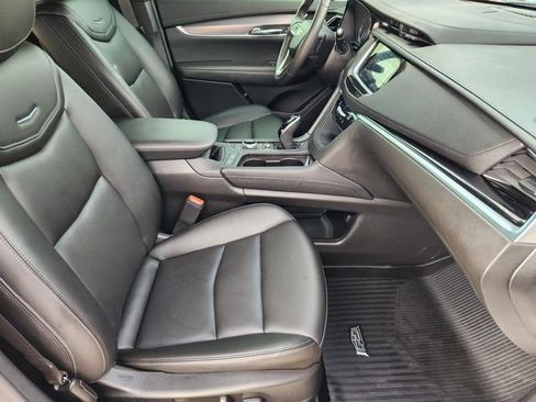 Used 2023 Cadillac XT6 Luxury image 14