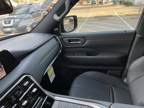 New 2026 Nissan Armada SL image 40