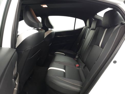 Used 2025 Toyota Camry SE FWD image 5