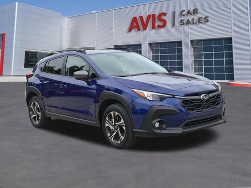 Used 2025 Subaru Crosstrek 2.5i Premium AWD/4WD image 3