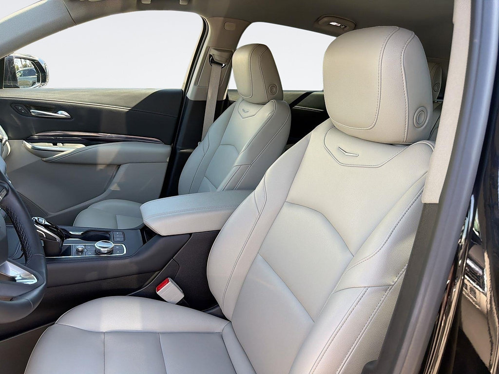 Certified 2023 Cadillac XT4 Luxury FWD image 21