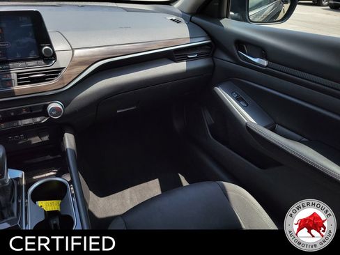 Used 2024 Nissan Altima 2.5 SV FWD image 19