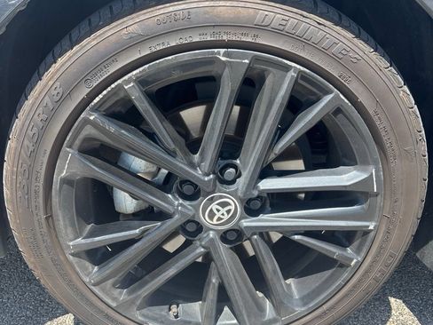 Used 2025 Toyota Camry SE FWD image 12
