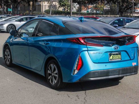 Used 2017 Toyota Prius Prime Advanced image 8