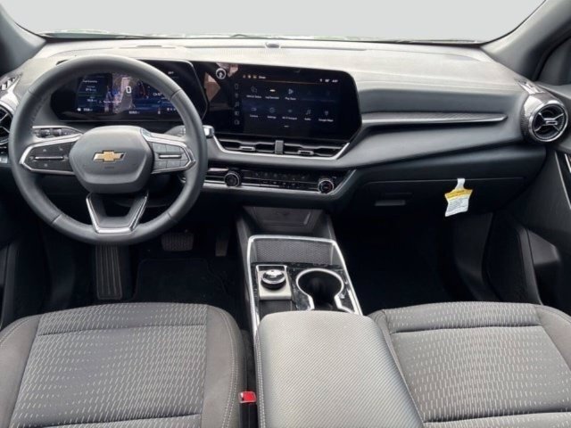 Used 2026 Chevrolet Equinox LT FWD image 11
