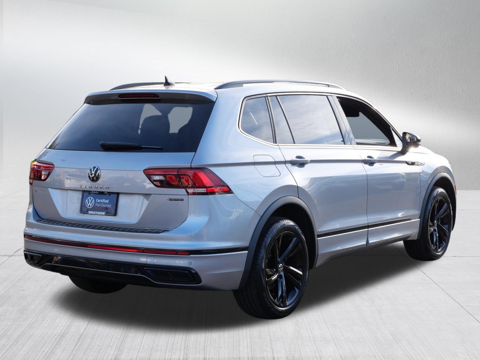 Certified 2023 Volkswagen Tiguan SE R-Line AWD/4WD image 7