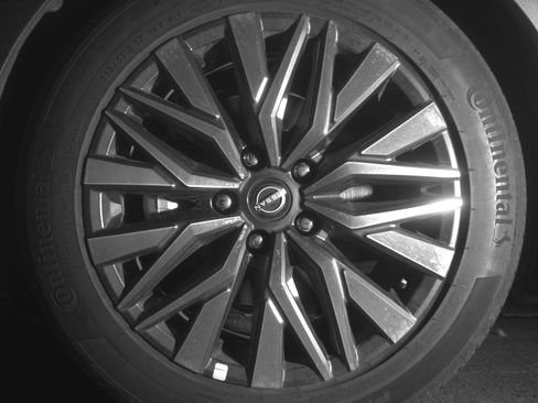 Used 2025 Nissan Altima 2.5 SV FWD image 24