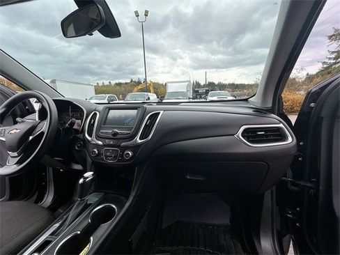 Used 2018 Chevrolet Equinox LT image 27