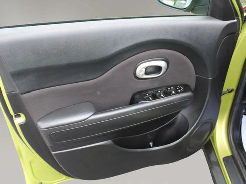 Used 2015 Kia Soul + FWD image 13