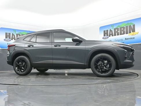 New 2026 Chevrolet Trax LT w/ Driver Confidence Package FWD image 21