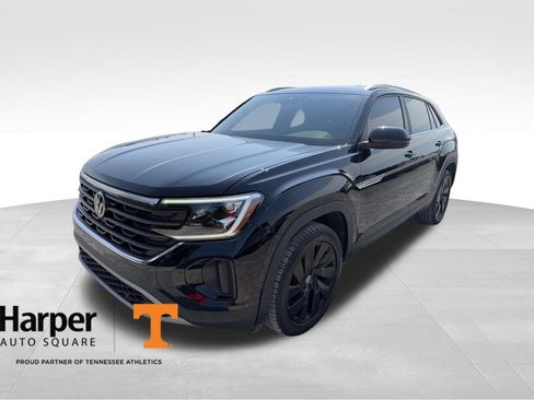 Used 2024 Volkswagen Atlas Cross Sport SE FWD image 1