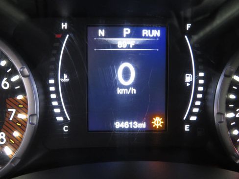 Used 2020 Jeep Renegade Latitude FWD image 19