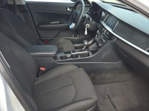 Used 2020 Kia Optima LX image 31