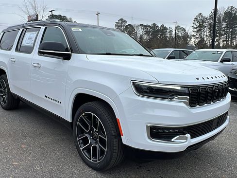 New 2025 Jeep Wagoneer L Series III image 5