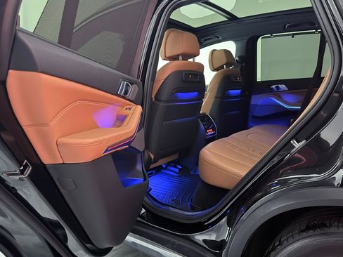 Used 2019 BMW X5 xDrive50i w/ Executive Package AWD/4WD image 21