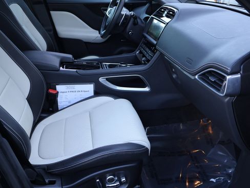 Used 2020 Jaguar F-PACE R-Sport image 28