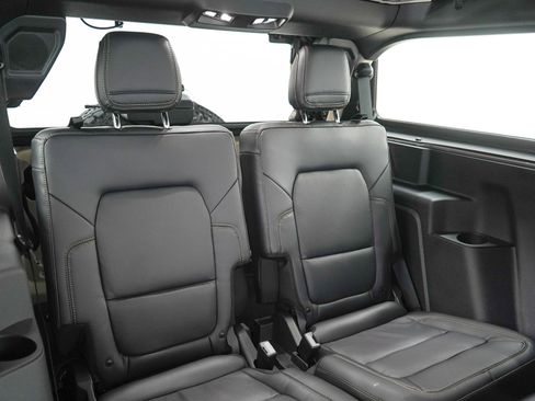 Used 2025 Ford Bronco Badlands w/ Sasquatch Package AWD/4WD image 12
