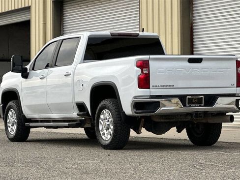 Used 2023 Chevrolet Silverado 2500 LT w/ Convenience Package image 4