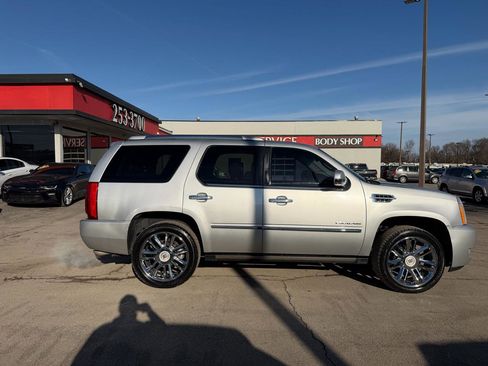 Used 2012 Cadillac Escalade Platinum image 2