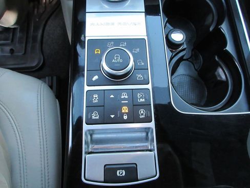 Used 2017 Land Rover Range Rover Long Wheelbase Supercharged image 30