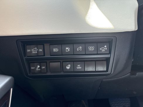 Used 2024 Toyota Tundra Capstone AWD/4WD image 20