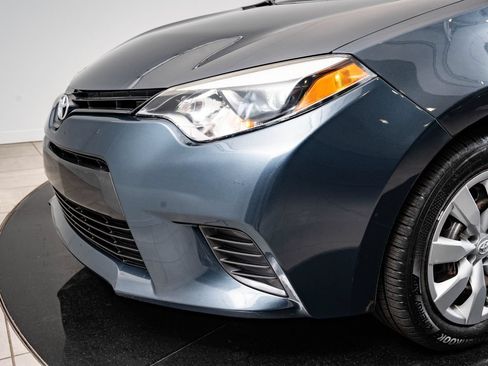 Used 2015 Toyota Corolla LE FWD image 3