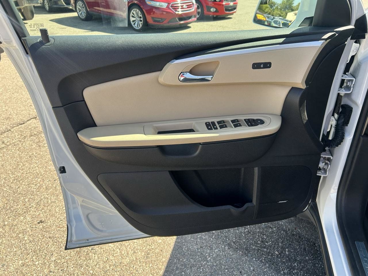 Used 2009 Chevrolet Traverse LTZ FWD image 15