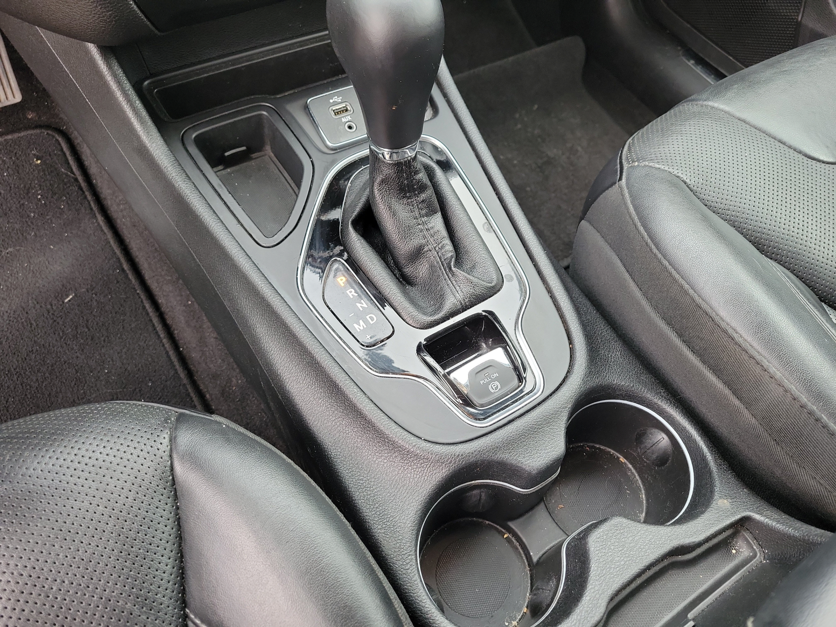 Used 2019 Jeep Cherokee Limited FWD image 22