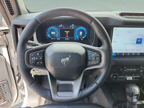 New 2025 Ford Bronco Badlands image 10