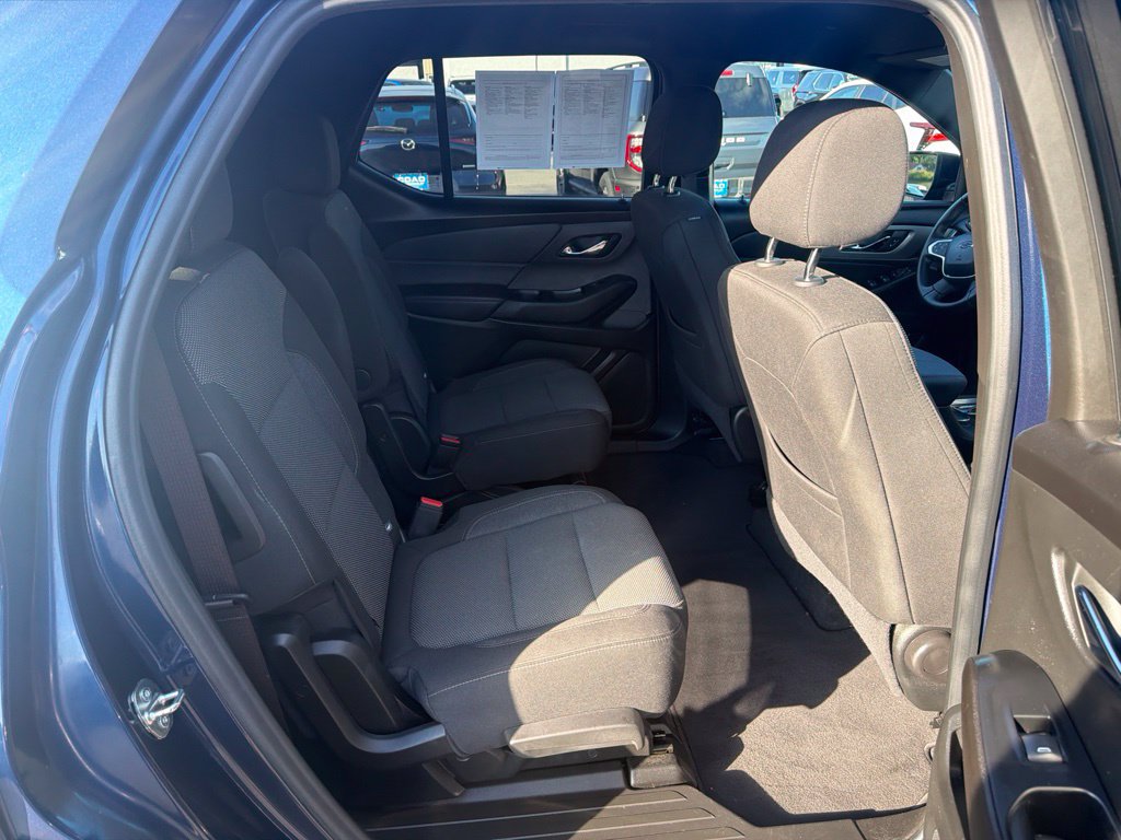 Used 2023 Chevrolet Traverse LT FWD image 12