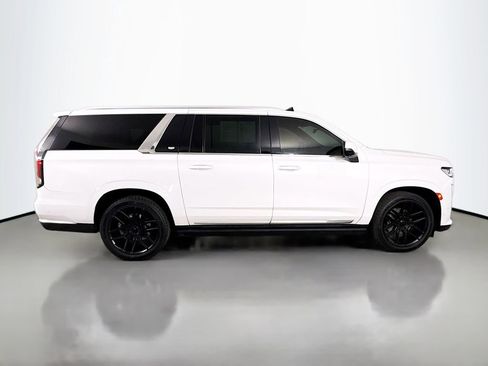 Used 2021 Cadillac Escalade ESV Premium Luxury w/ Driver Assist Tech Package image 9