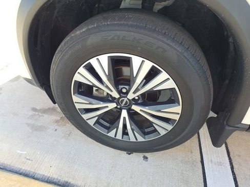 Used 2023 Nissan Rogue SV FWD image 10
