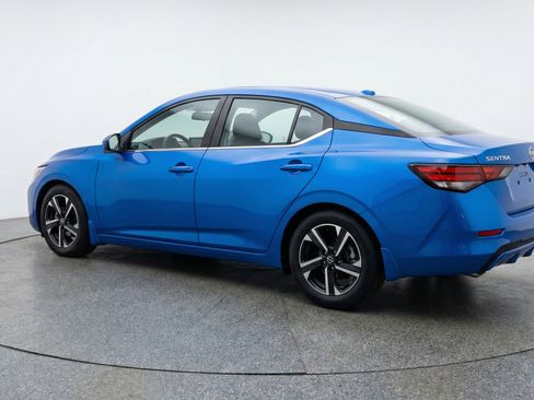 Used 2025 Nissan Sentra SV image 6
