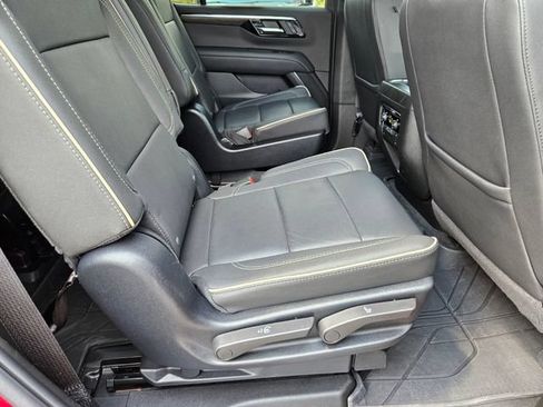 Used 2025 Chevrolet Tahoe Premier RWD image 18
