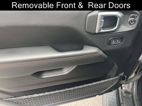 Used 2024 Jeep Wrangler Rubicon w/ Technology Group image 16