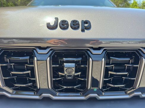 New 2026 Jeep Grand Cherokee L Limited AWD/4WD image 18