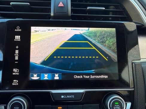 Used 2018 Honda Civic Touring image 10