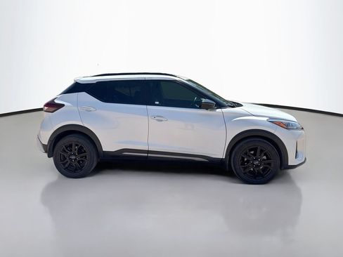 Used 2023 Nissan Kicks SR FWD image 8