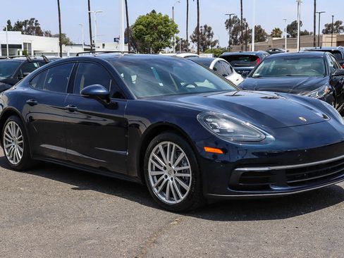 Used 2017 Porsche Panamera 4 AWD/4WD image 3