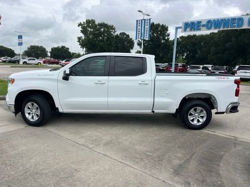 Used 2023 Chevrolet Silverado 1500 LT AWD/4WD image 3