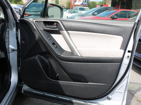 Used 2015 Subaru Forester 2.5i w/ Alloy Wheel Package image 37