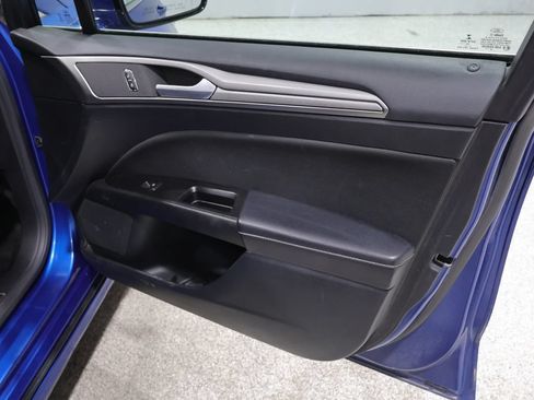 Used 2017 Ford Fusion SE FWD image 24