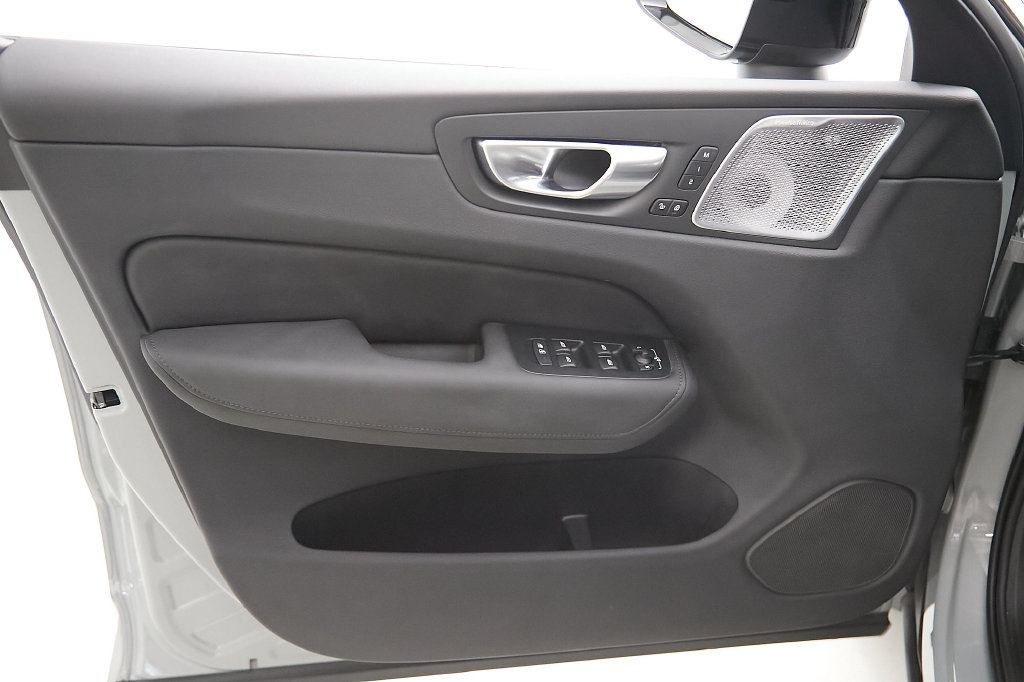 Certified 2026 Volvo XC60 T8 Ultra AWD/4WD image 10