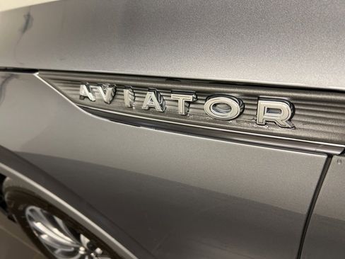 Certified 2023 Lincoln Aviator AWD w/ Premium Package image 37