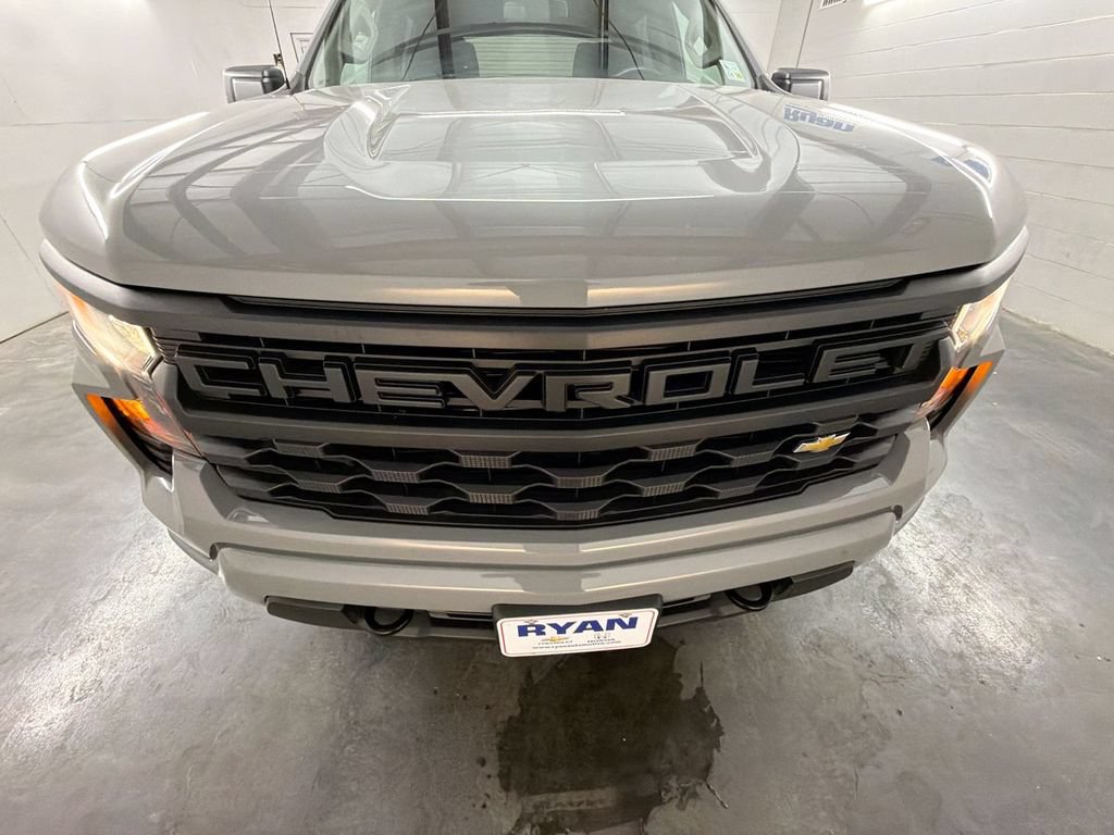 Certified 2025 Chevrolet Silverado 1500 Custom AWD/4WD image 28
