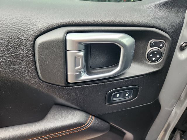 Used 2022 Jeep Gladiator Mojave w/ LED Lighting Group AWD/4WD image 11