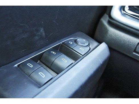 Used 2024 GMC Canyon Elevation w/ Convenience Package image 17