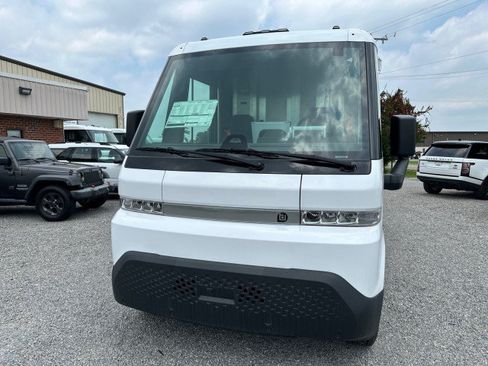 Used 2024 Chevrolet Brightdrop 400 w/ Commercial Equipment Package AWD/4WD image 3